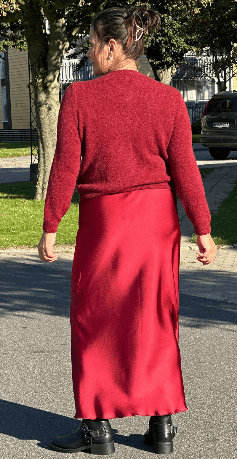 Celeste uld cardigan med perlemorsknapper bordeaux LikeLondon By Christina