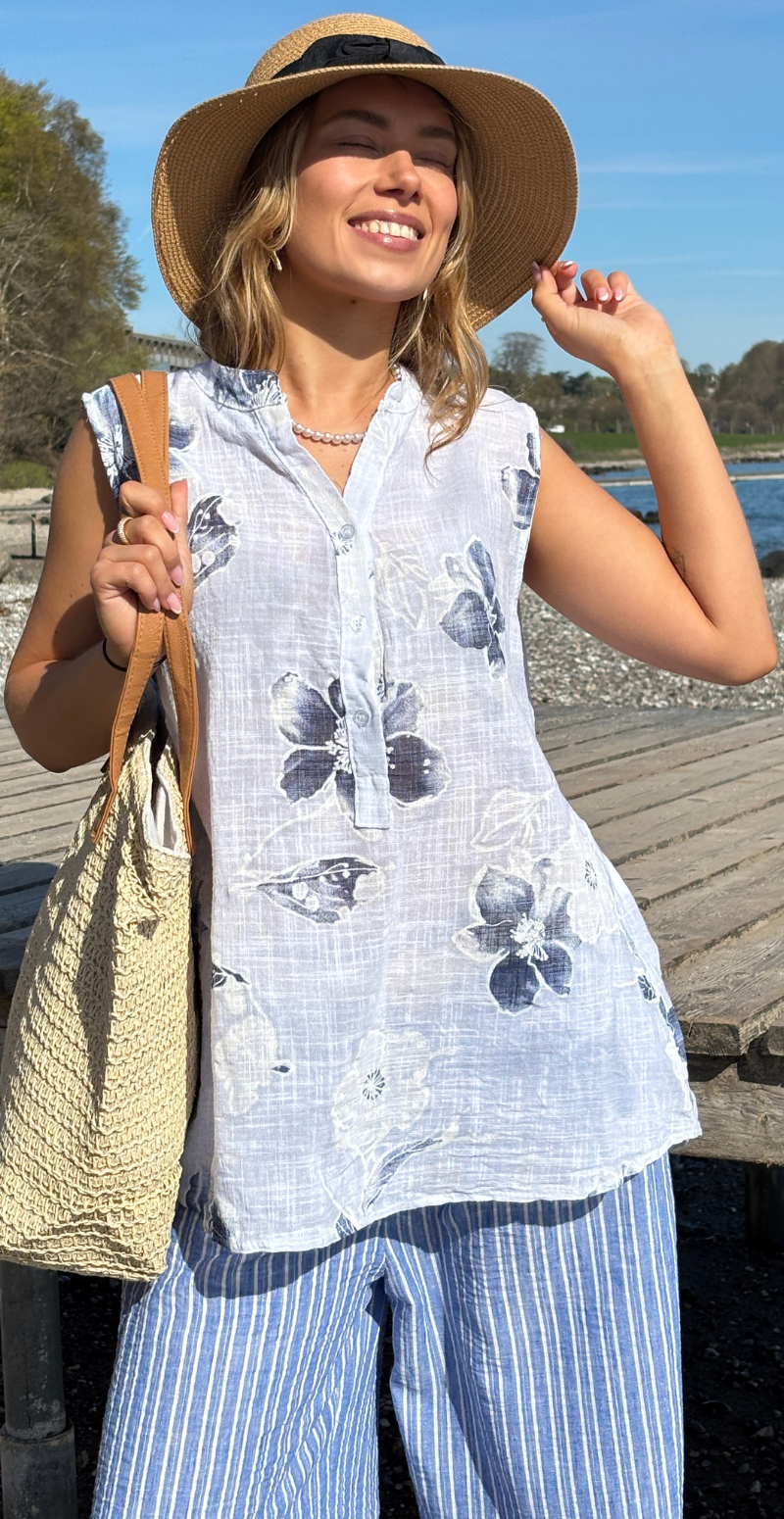 Dorota blomstret top med knapstolpe hvid LikeLondon