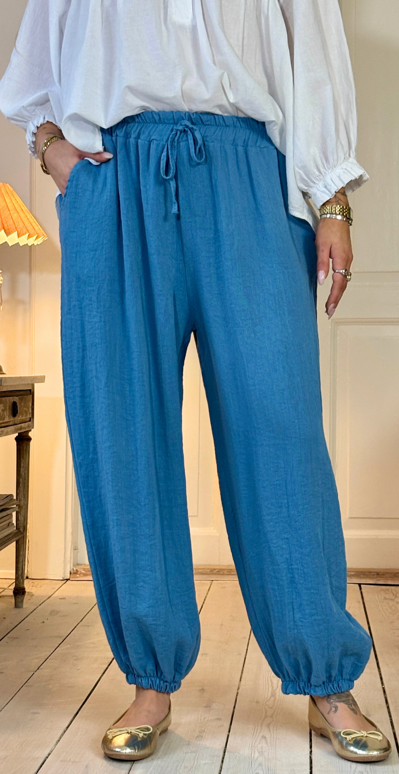 Marietta bukser med bindebånd i taljen og elastik i benene jeans LikeLondon