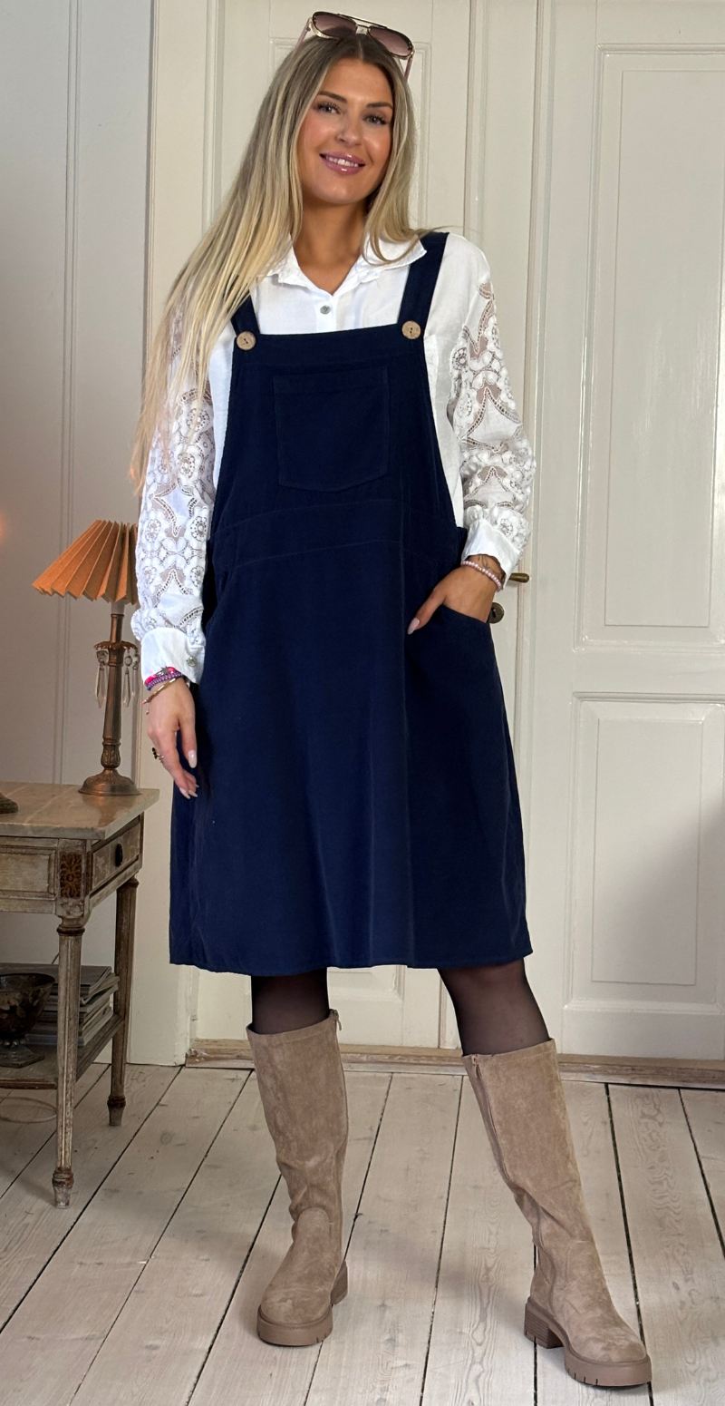 Forudbestil uge 9 Nynne kort spencer i fløjl med lomme foran navy LikeLondon