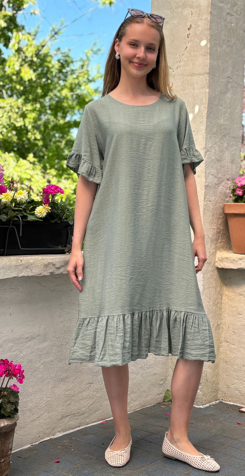 Lilly kjole med korte flæseærmer og peplumeffekt khaki LikeLondon