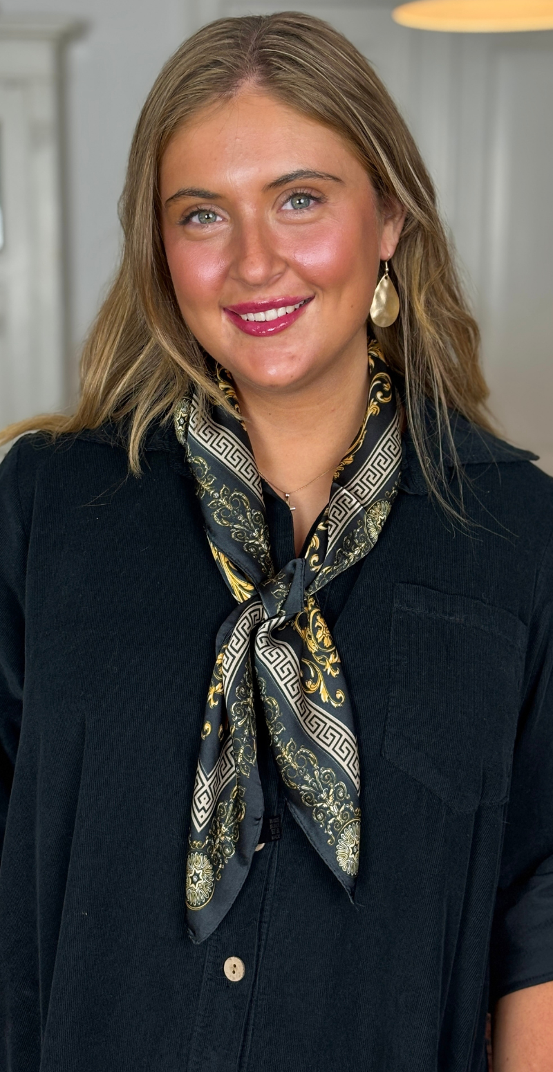 Silketørklæde med rokokko mønster sort LikeLondon