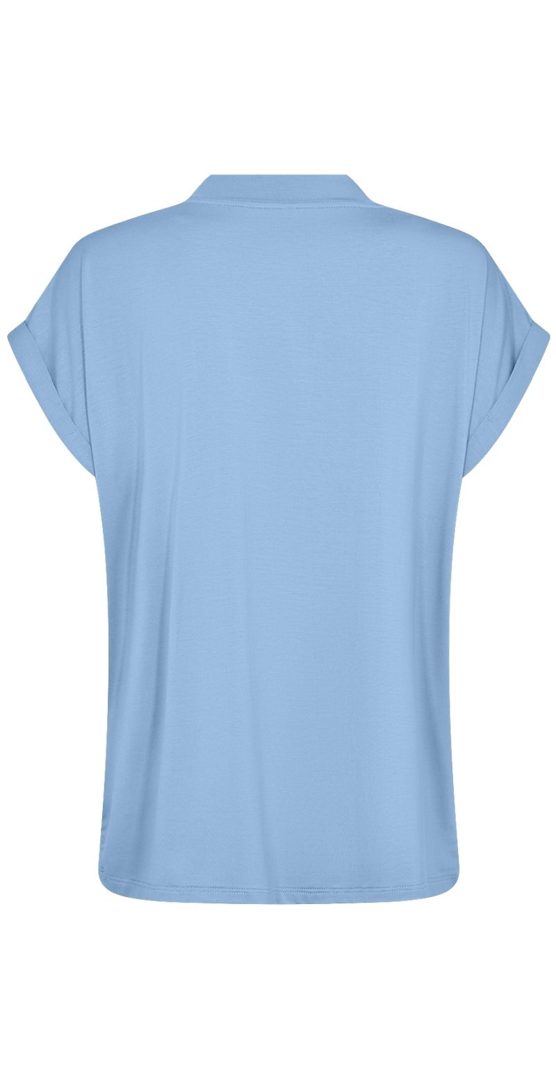  T-shirt med v-hals og opsmøg på ærmet lysblå bagfra