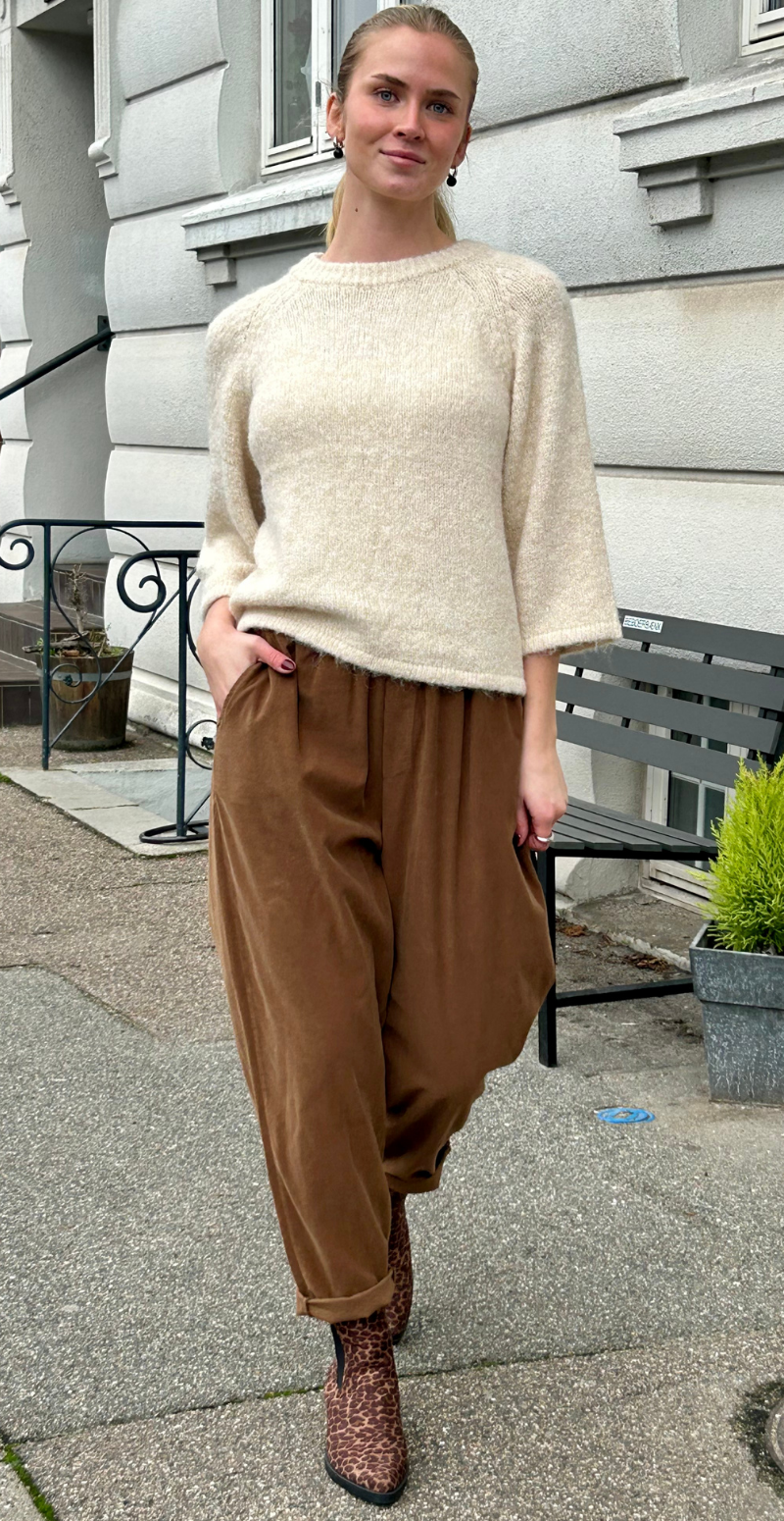 Forudbestil uge 4 Erin fløjlsbukser med lommer og elastik i taljen noce LikeLondon