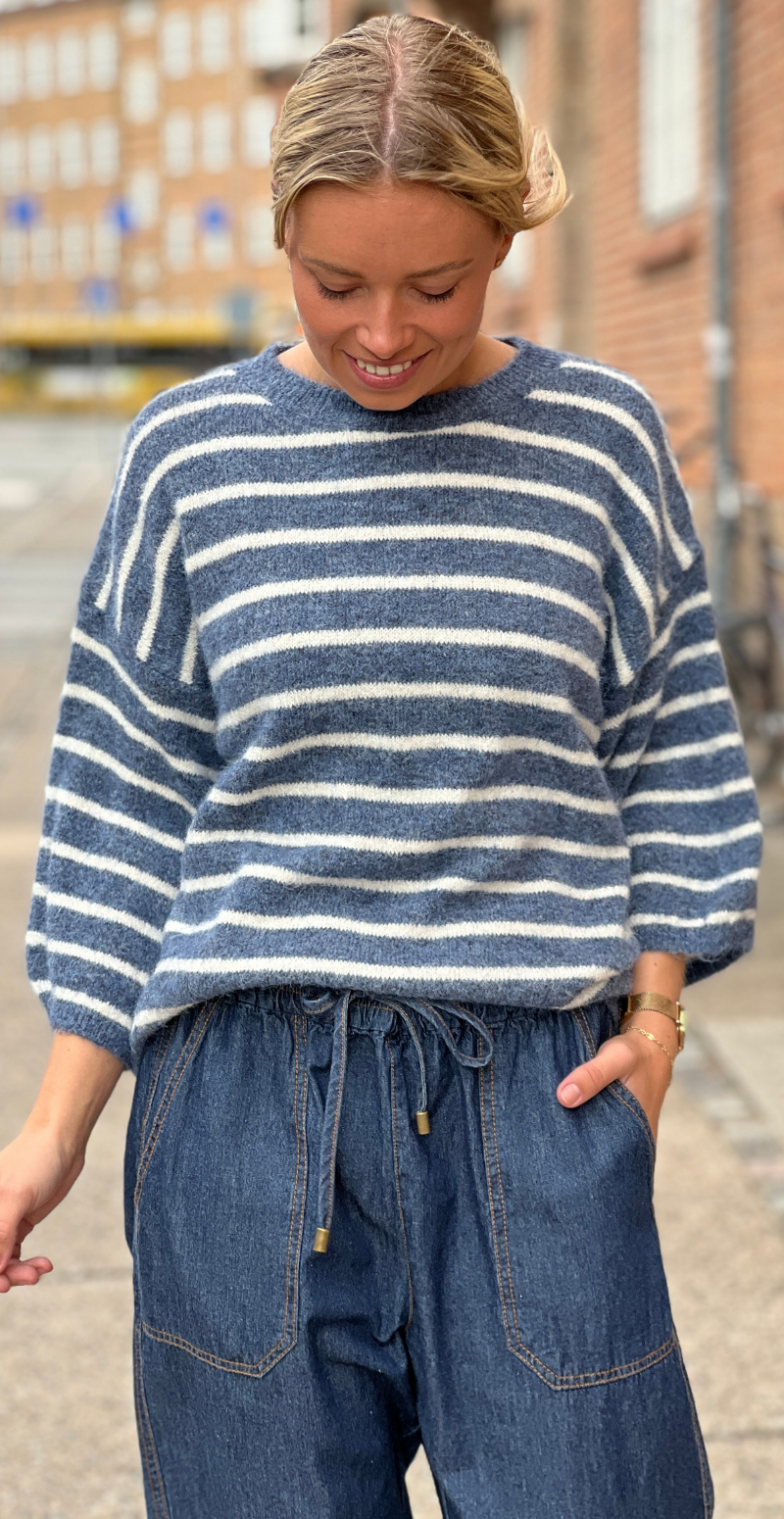 Elina uldstrik med striber og korte ærmer jeans LikeLondon