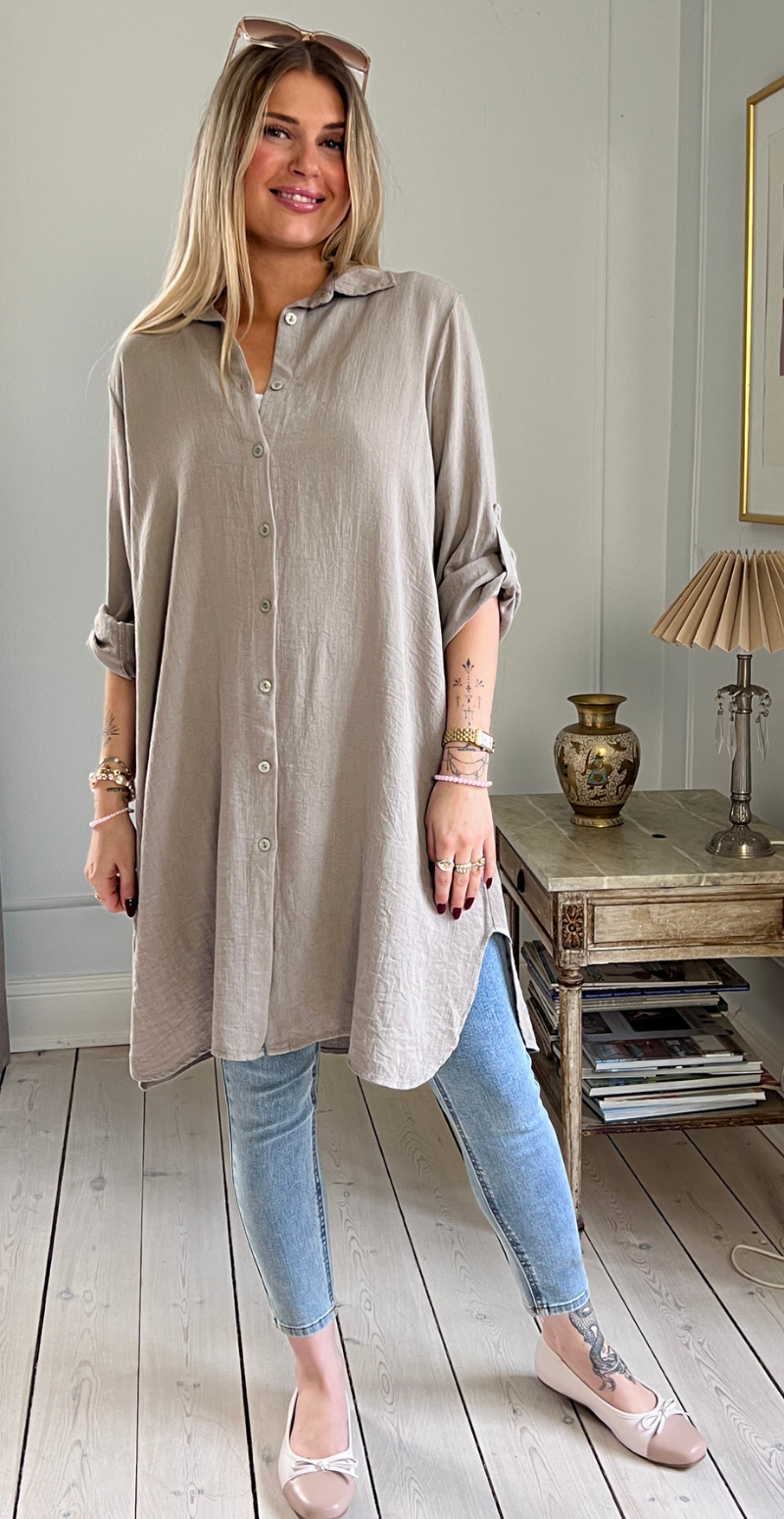 Ayla kjoletunika med perlemorsknapper og opsmøg fango LikeLondon