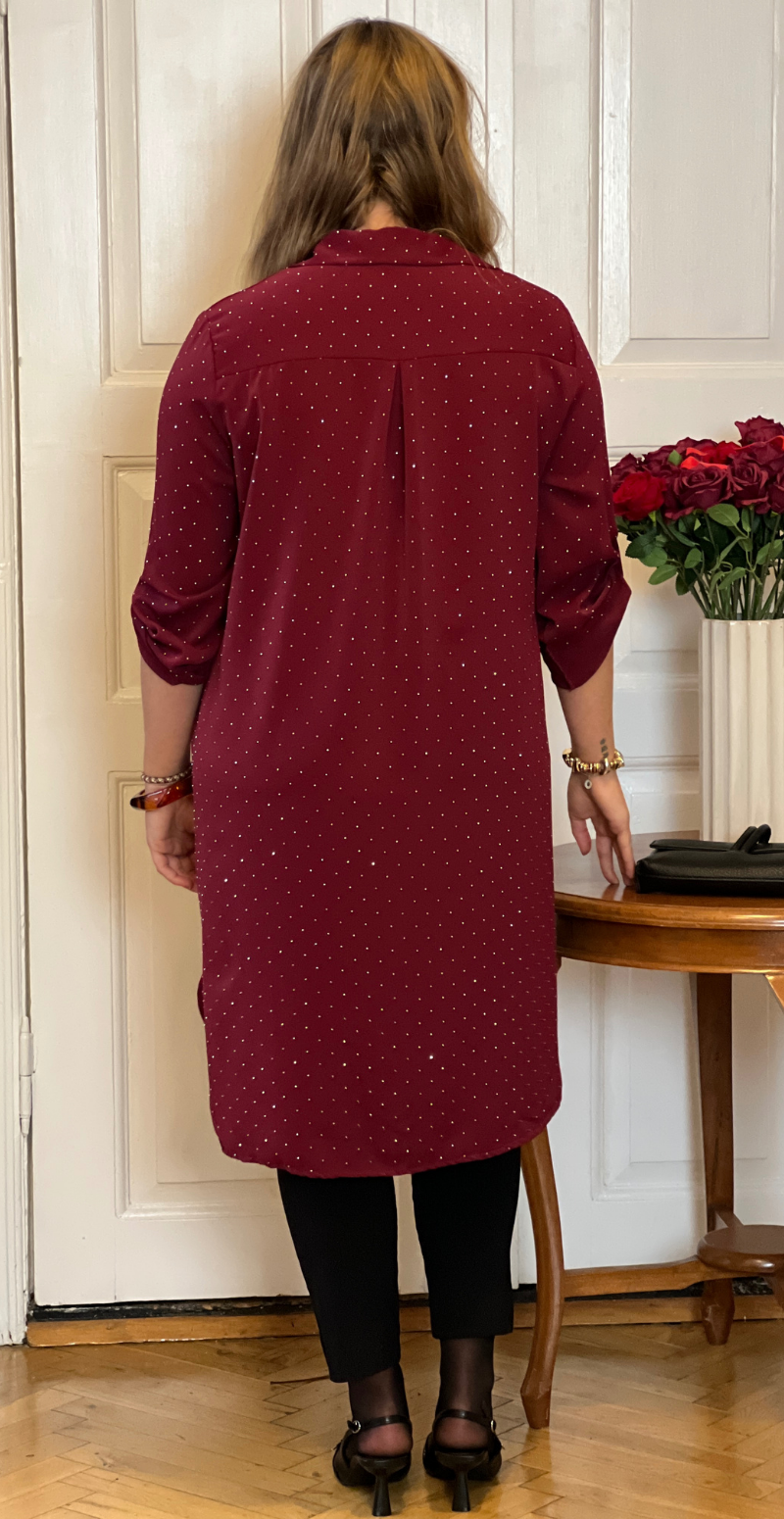 Forudbestil uge 49 Kaya tunika i satinlook med similisten bordeaux LikeLondon