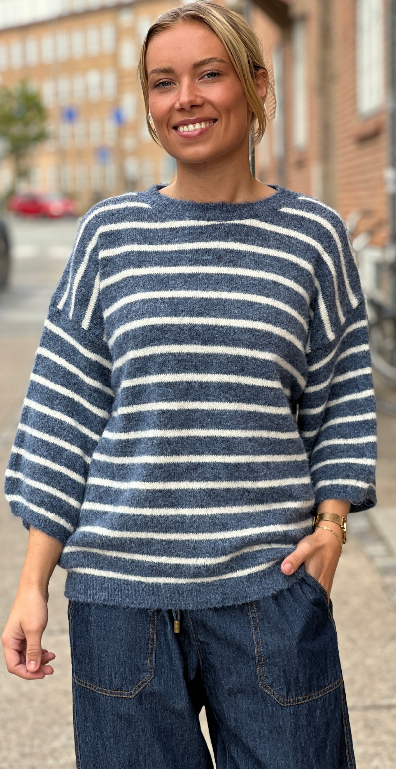 Elina uldstrik med striber og korte ærmer jeans LikeLondon