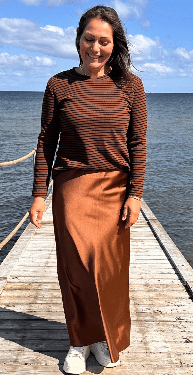 Cissi satin nederdel brun LikeLondon By Christina