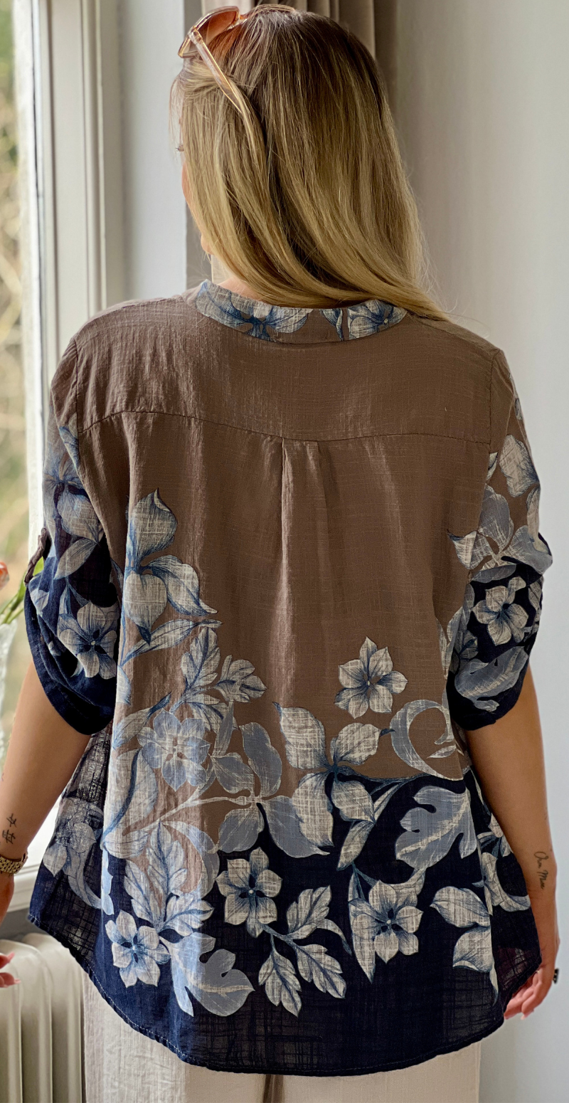 Bonnie bluse med stolpelukning og blomsterprint fango LikeLondon