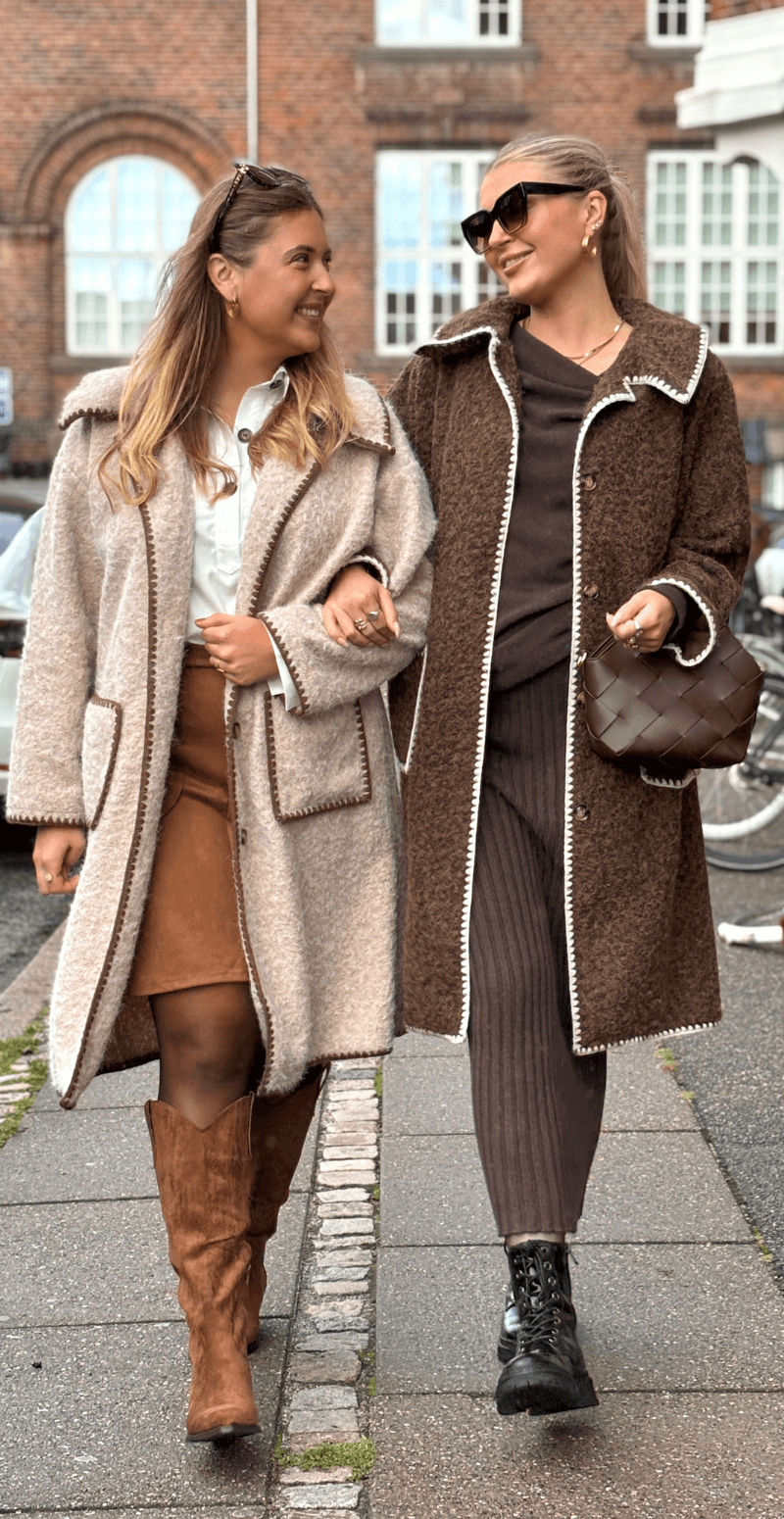 Trisha lang jakke med farvede kanter brun LikeLondon