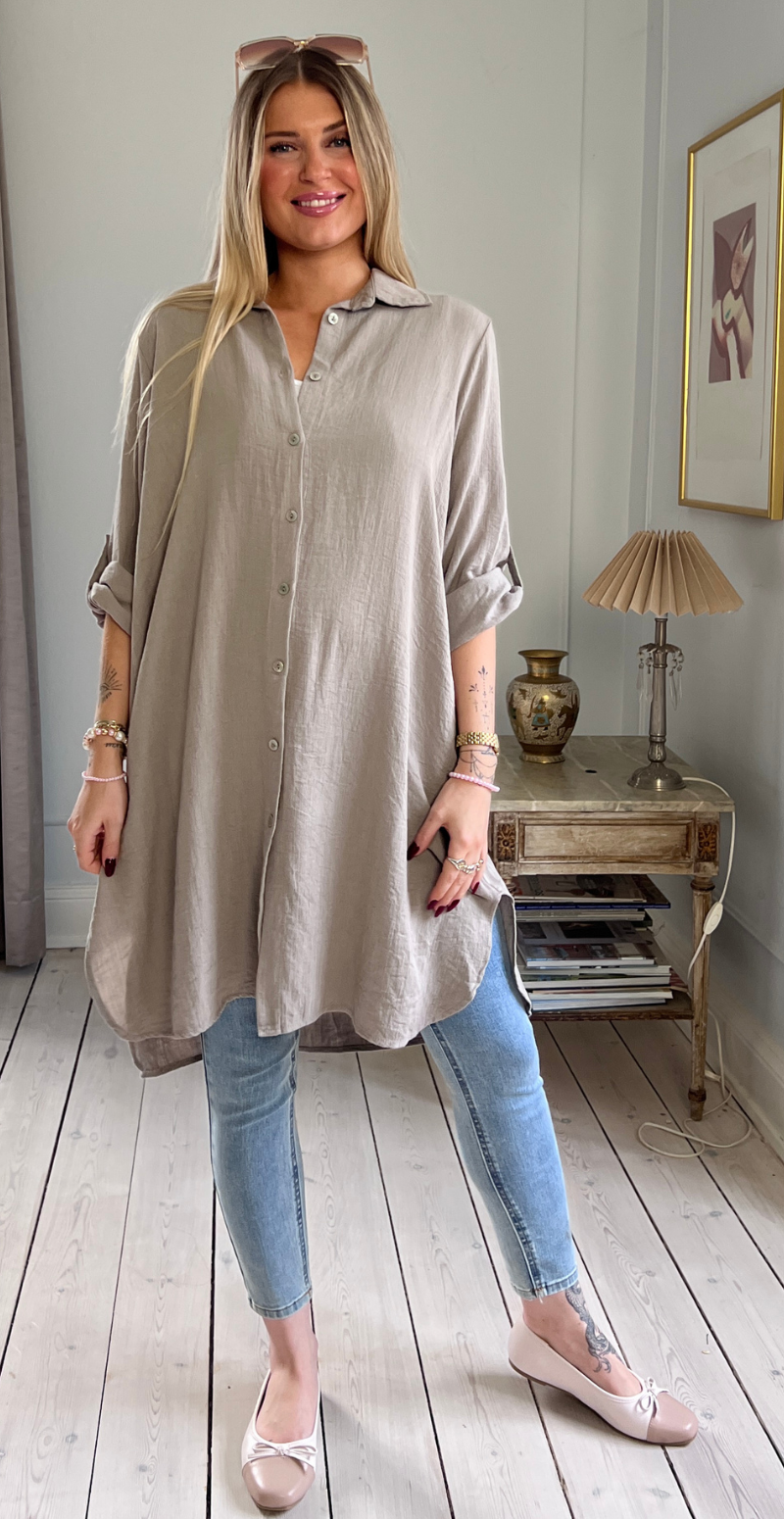 Ayla kjoletunika med perlemorsknapper og opsmøg fango LikeLondon