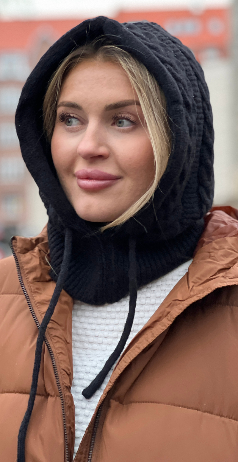 Kabelstrikket balaclava i uld sort LikeLondon