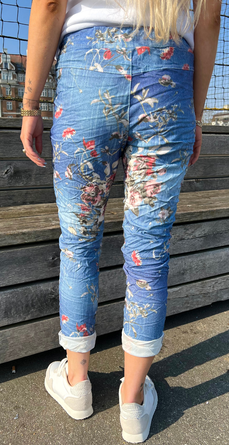 Wendy denimbukser med roser dark denim LikeLondon