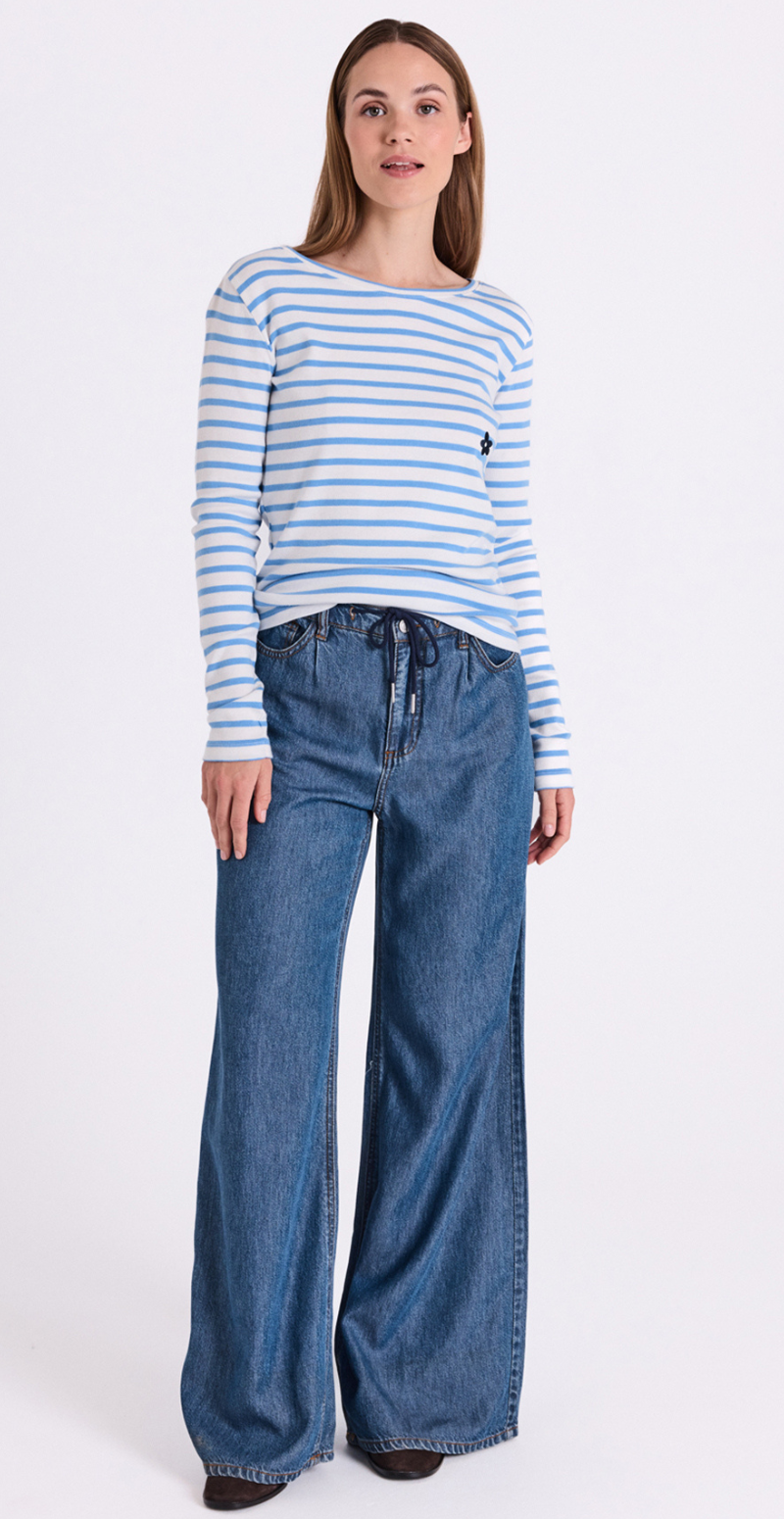 Famila bluse med striber og blomst off-white w. vista blue FreeQuent