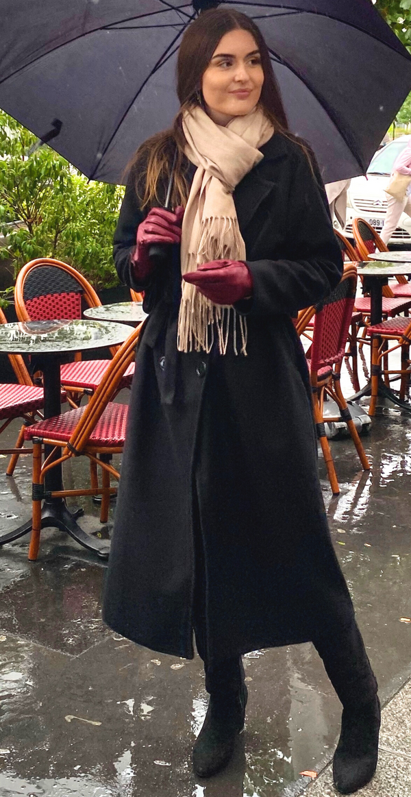 Frakke med bindebånd i taljen sort Likelondon