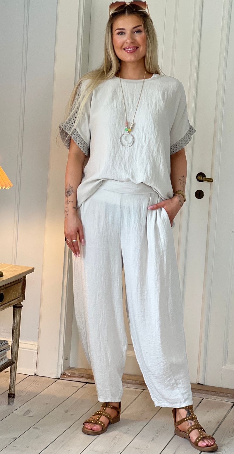 Sutton bukser i barrel-fit med læg foran beige LikeLondon