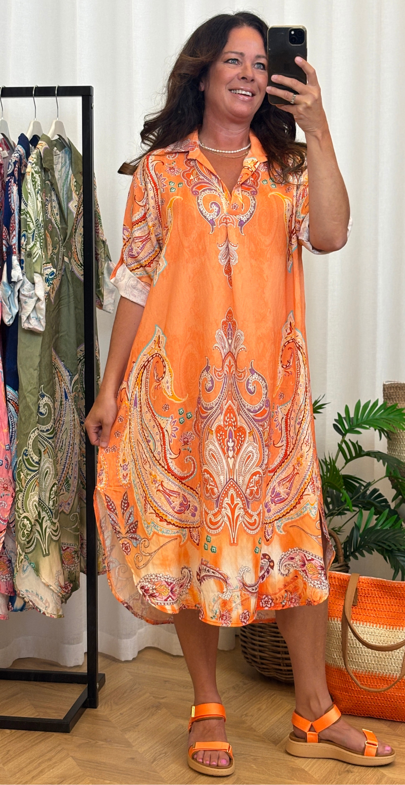 Nataline kjole med krave og paisley orange LikeLondon