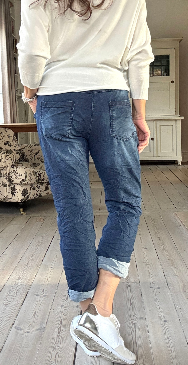 Benedikte denimbusker med tekst og pailletstjerne Mørk denim LikeLondon