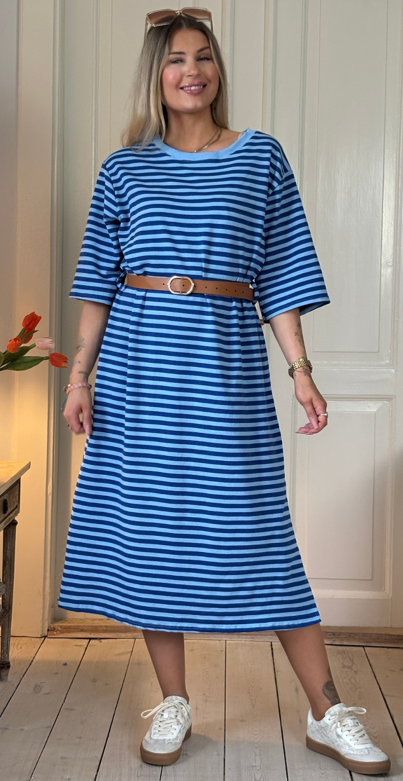 Zenia kjole med striber i royal blue LikeLondon