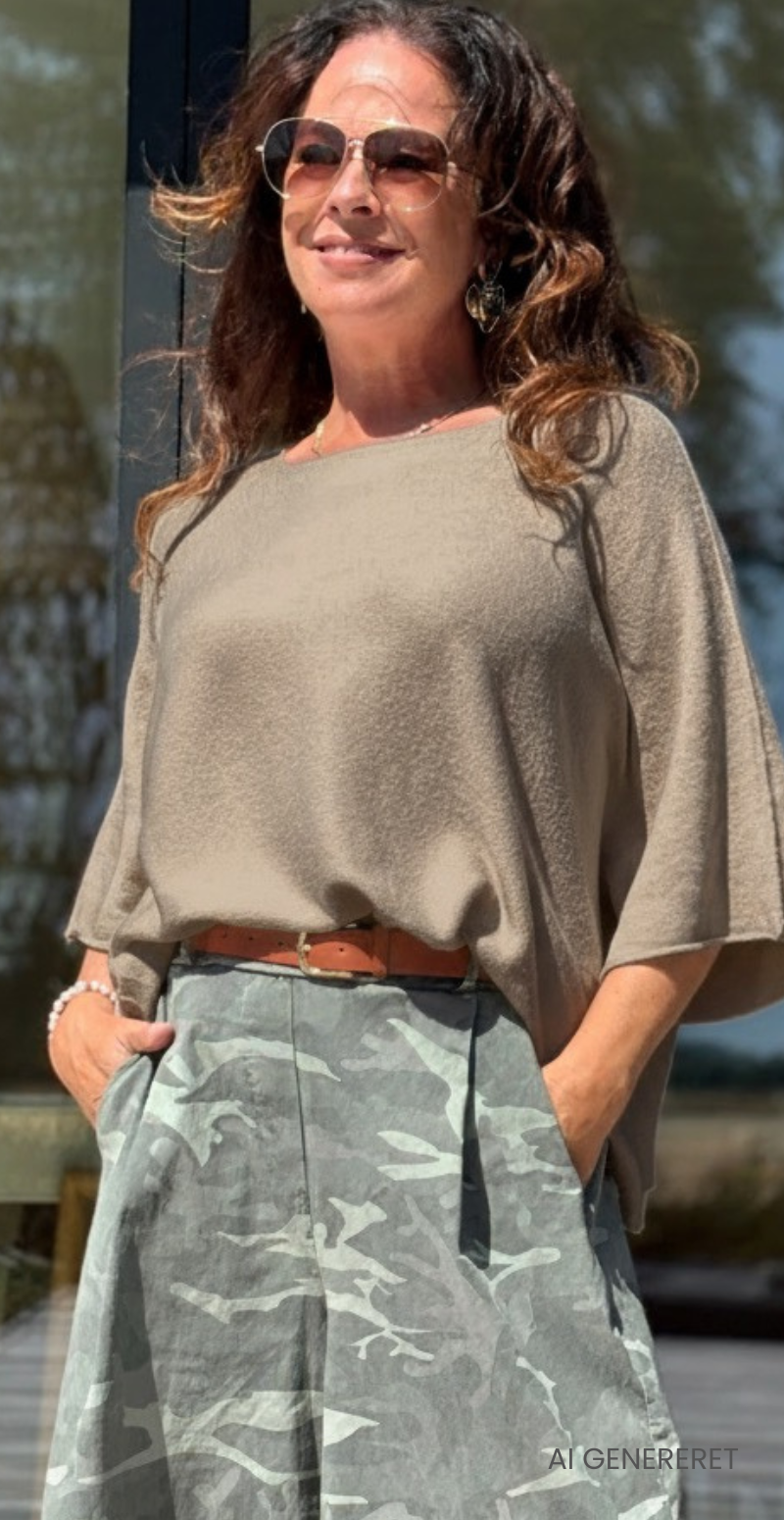 Elva strikbluse med vidde og 3/4 ærmer fango LikeLondon