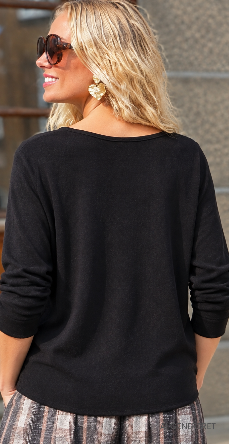Josephine bluse med pynteknapper sort LikeLondon