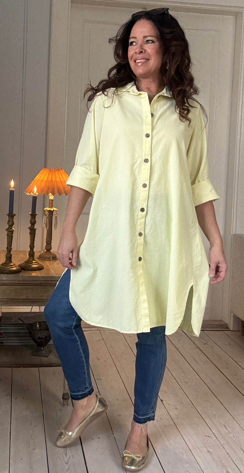 Danica fløjls kjole-tunika med knapstolpe gul LikeLondon