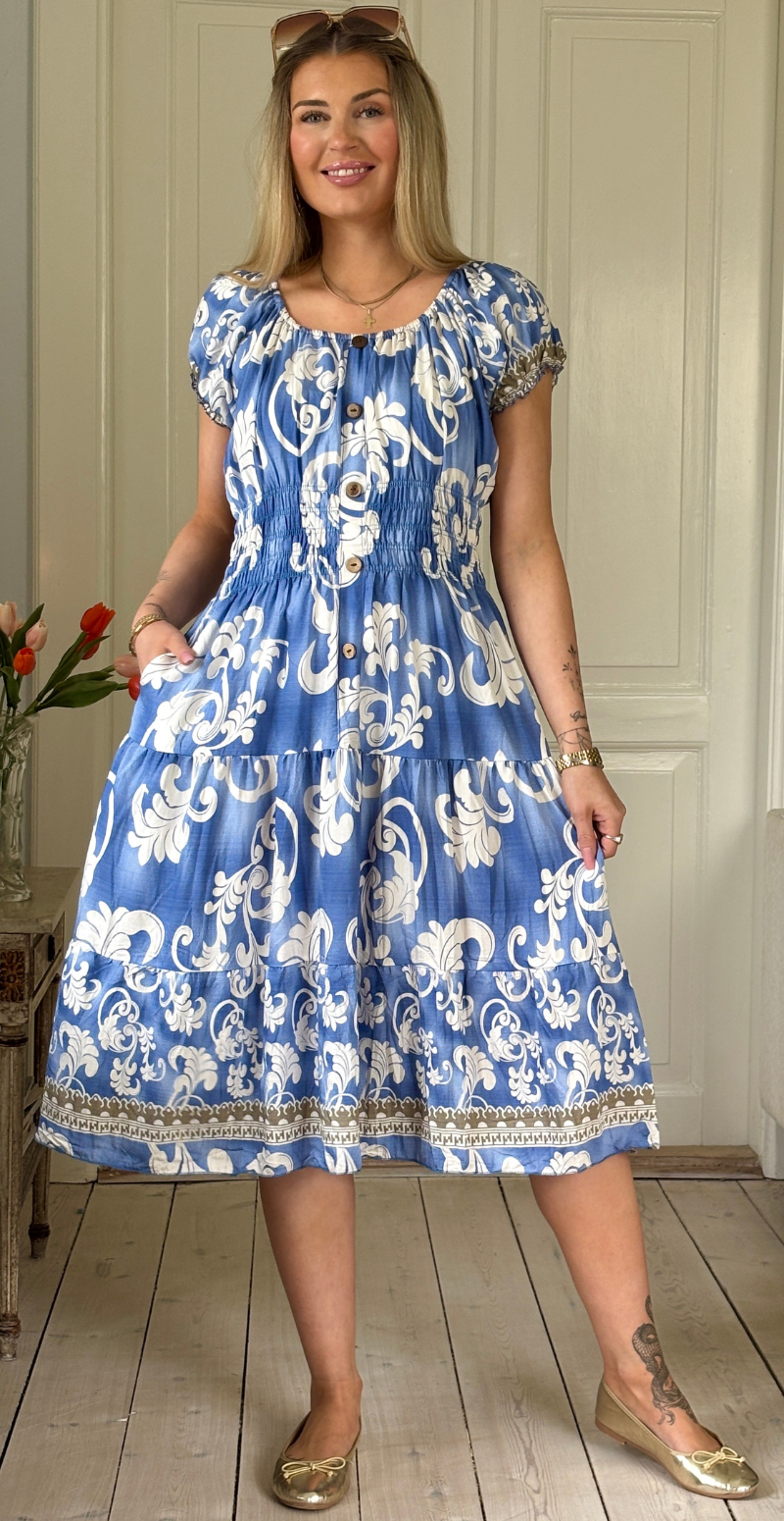 Abby kjole med paisleyprint og smock blå LikeLondon