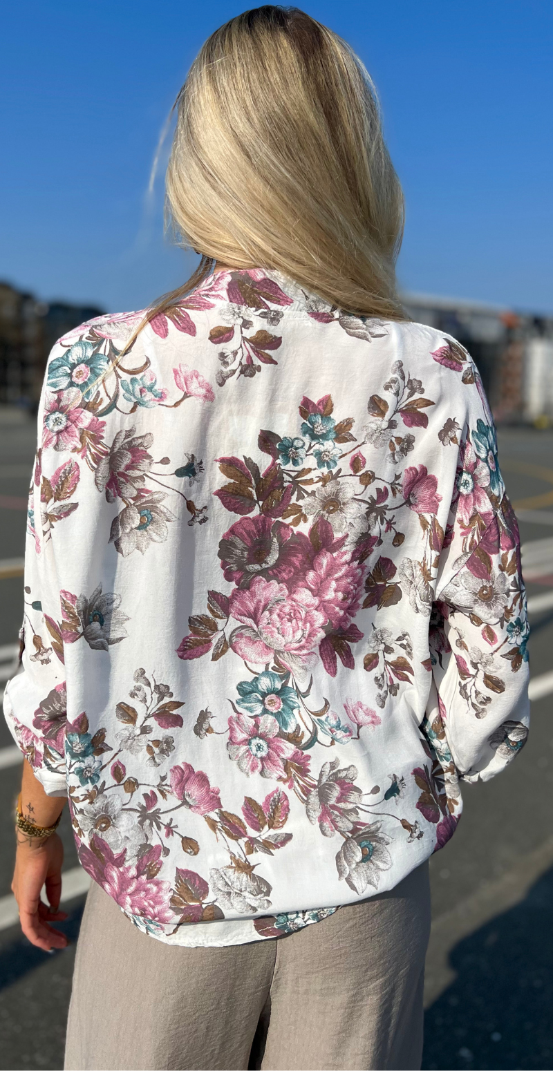 Magda skjortebluse med blomsterprint hvid/blomster LikeLondon