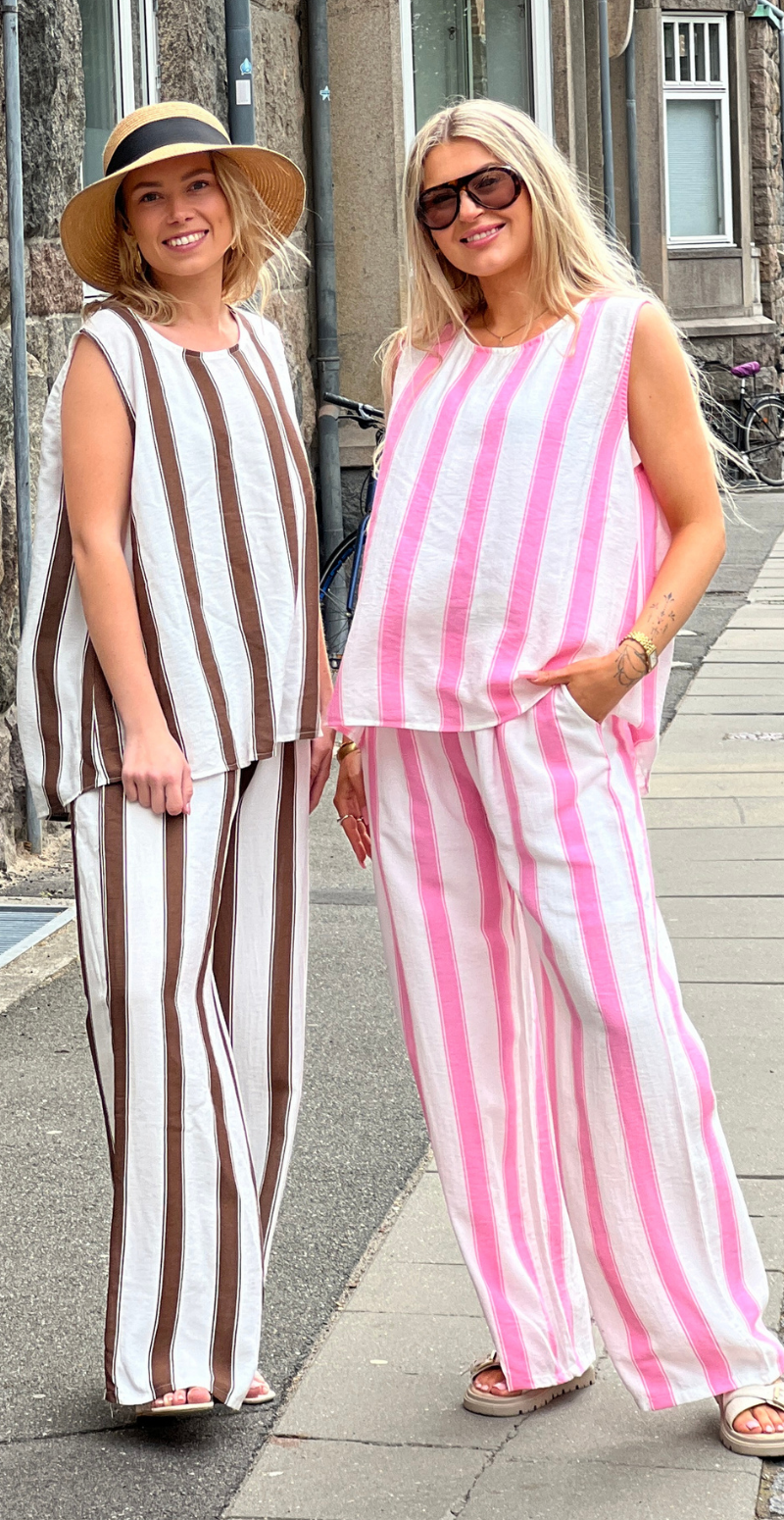 Cia sæt med brede striber bluse og bukser pink LikeLondon