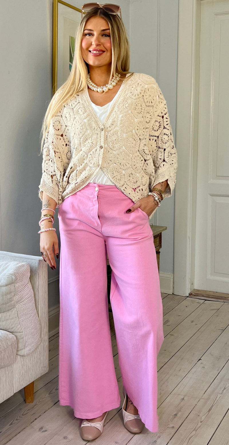 Etina kort cardigan med hæklet mønster og træknapper creme LIkeLondon