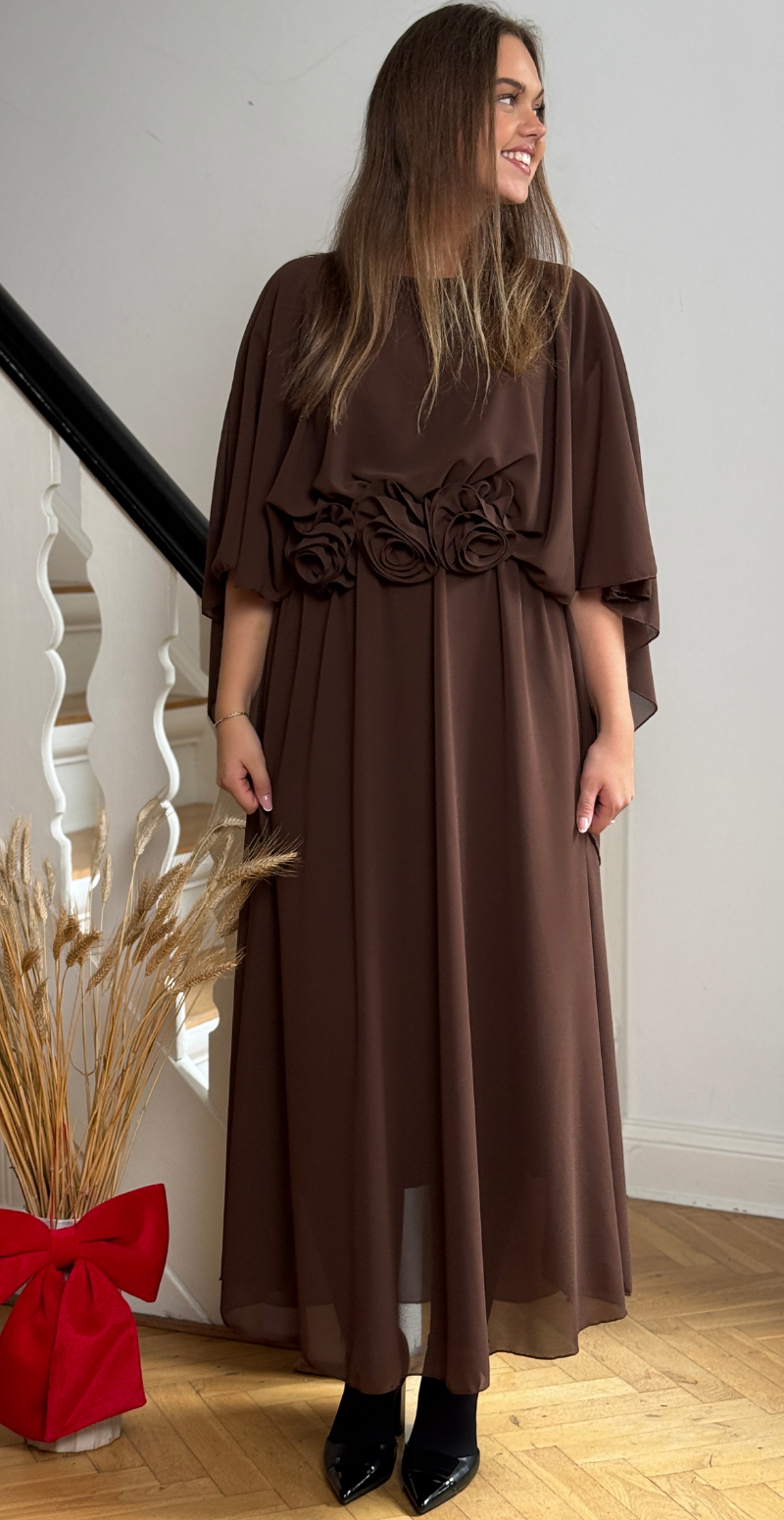 Evelyn chiffon kjole med blomster brun LikeLondon