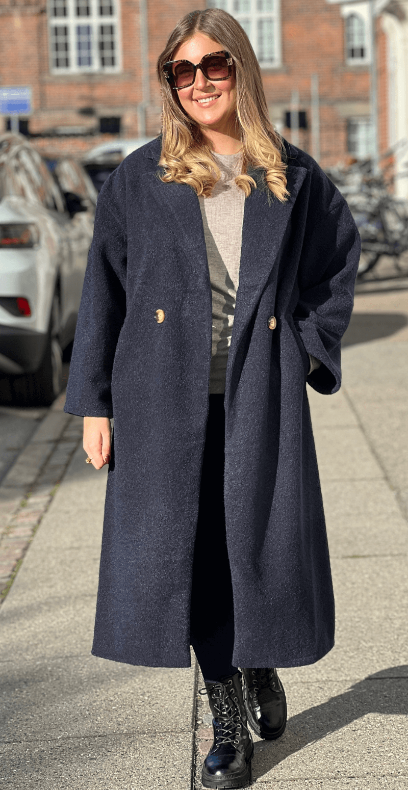 Jaqueline frakke med lommer og knapper navy LikeLondon