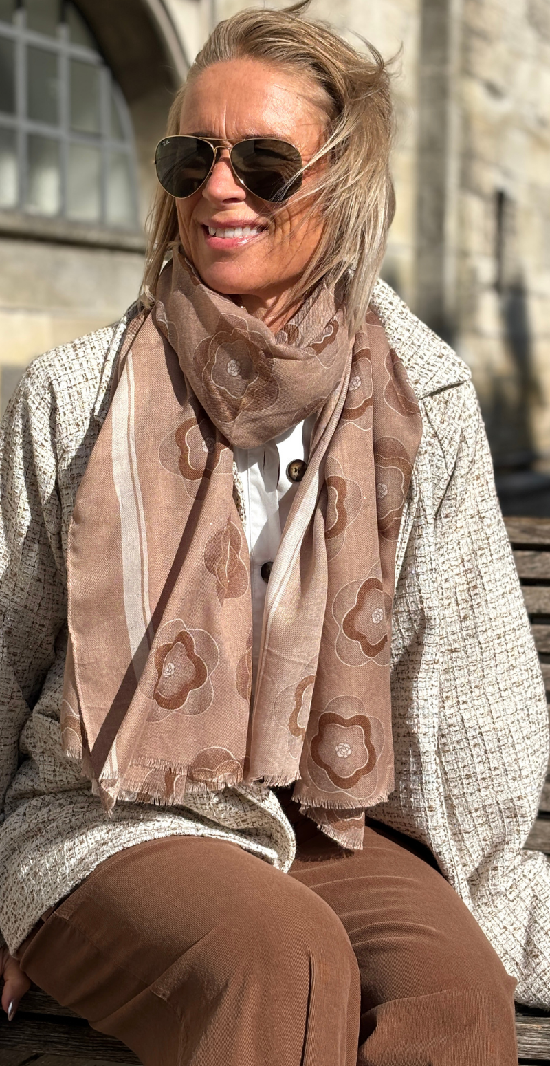 TØRKLÆDE MED BLOMSTER OG GLITTER KHAKI LIKELONDON