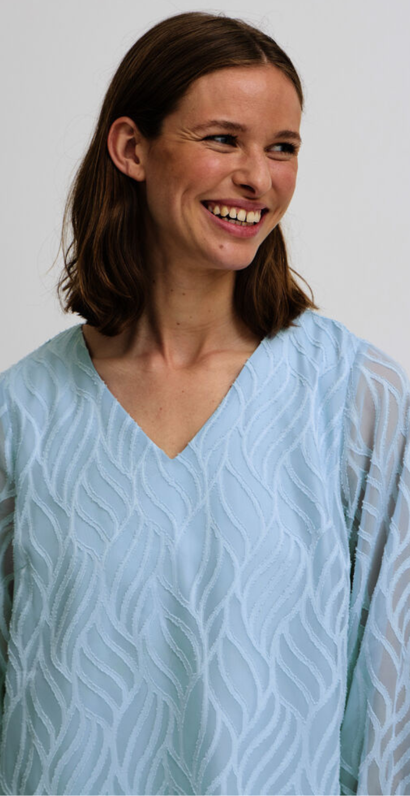 Frikke bluse med mønster kentucky blue B.young