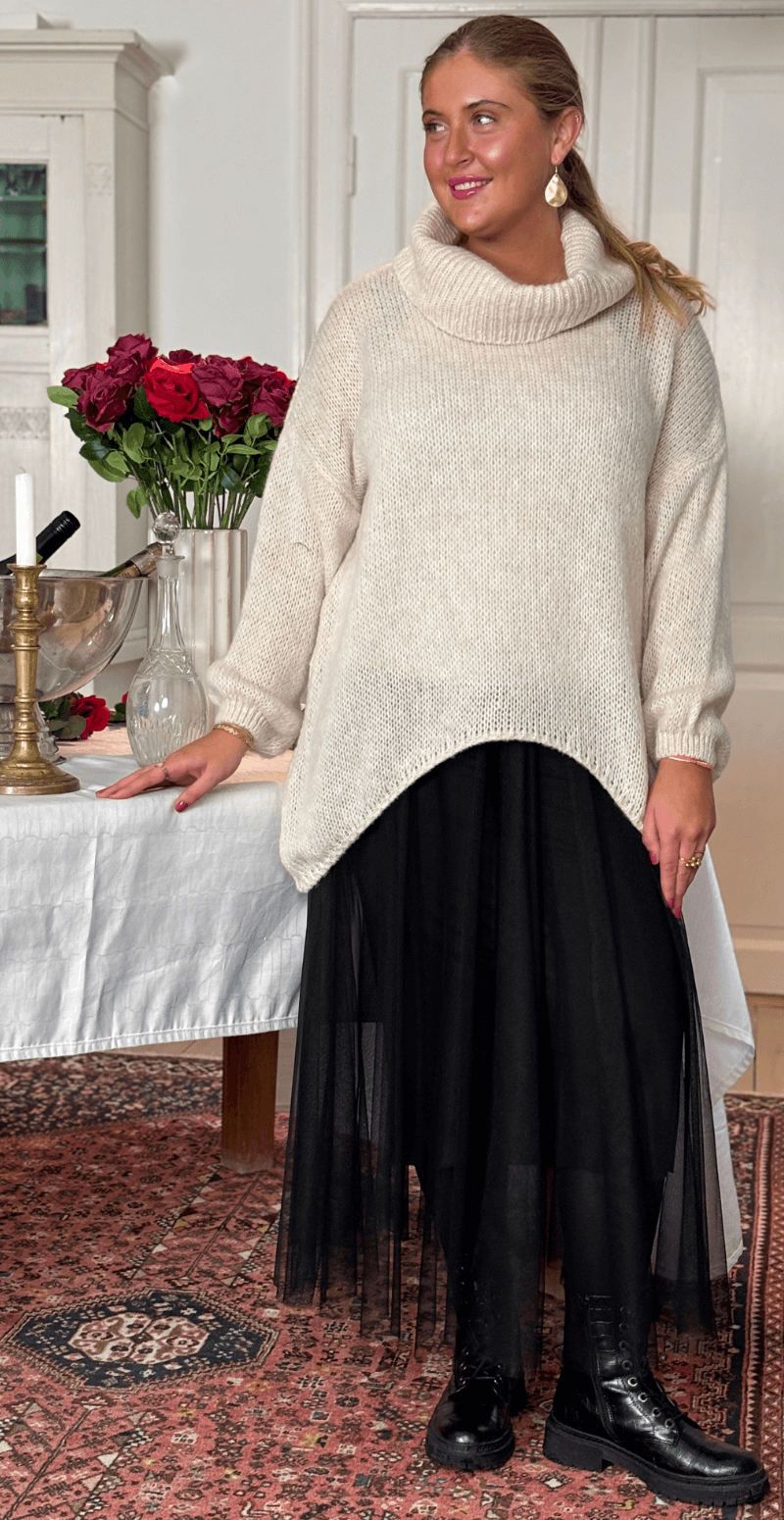 Irene uldstrik med halskrave creme LikeLondon