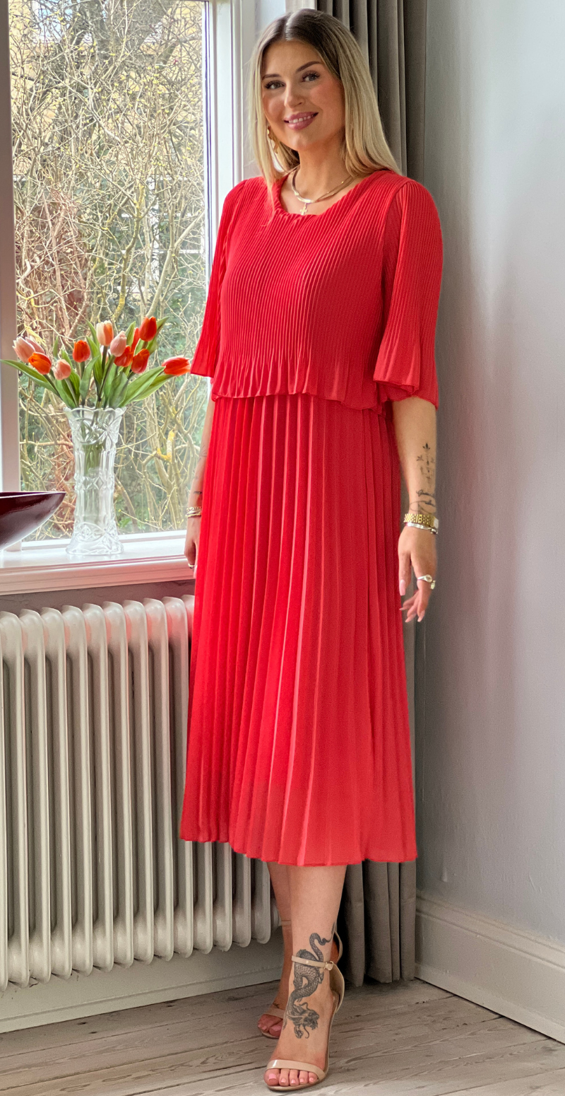 Forudbestil uge 15 Carmen plisseret kjole med elastik i taljen koral LikeLondon