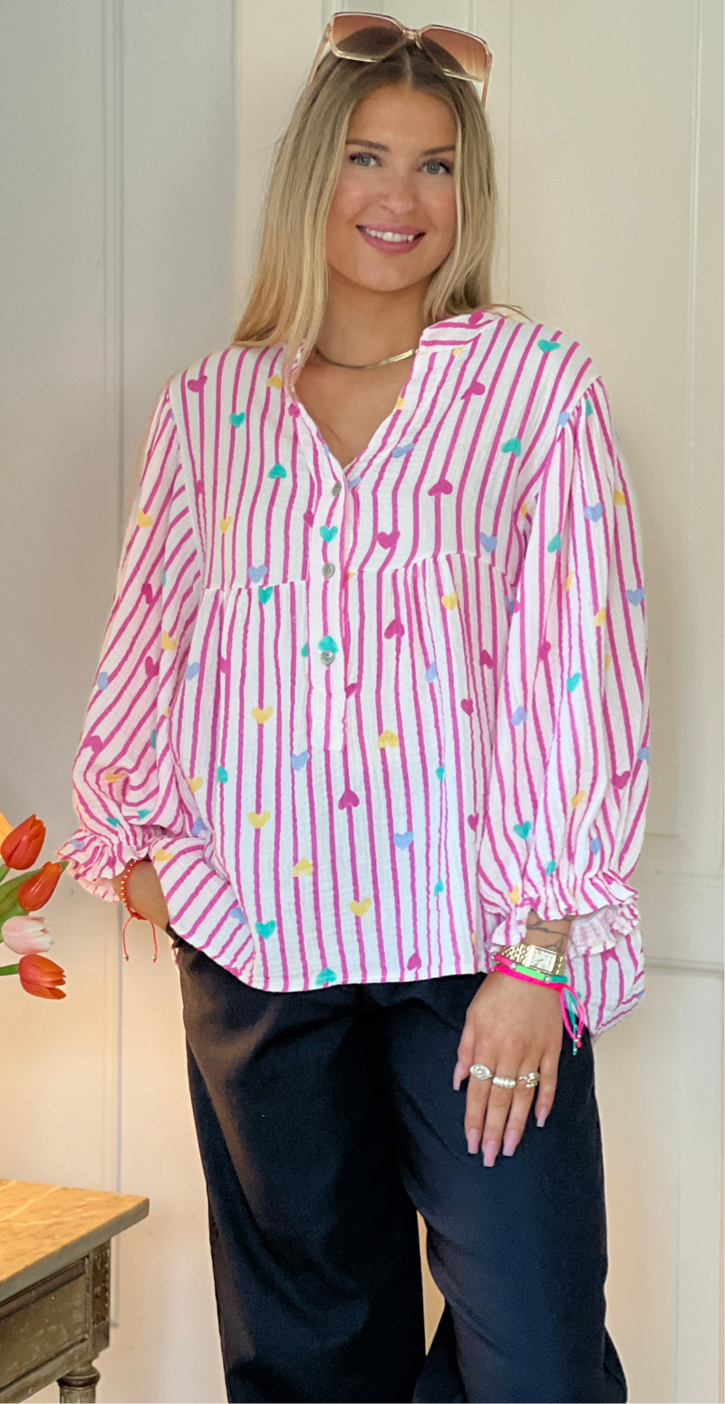 Maryah bluse med striber og hjerter fuxia LikeLondon