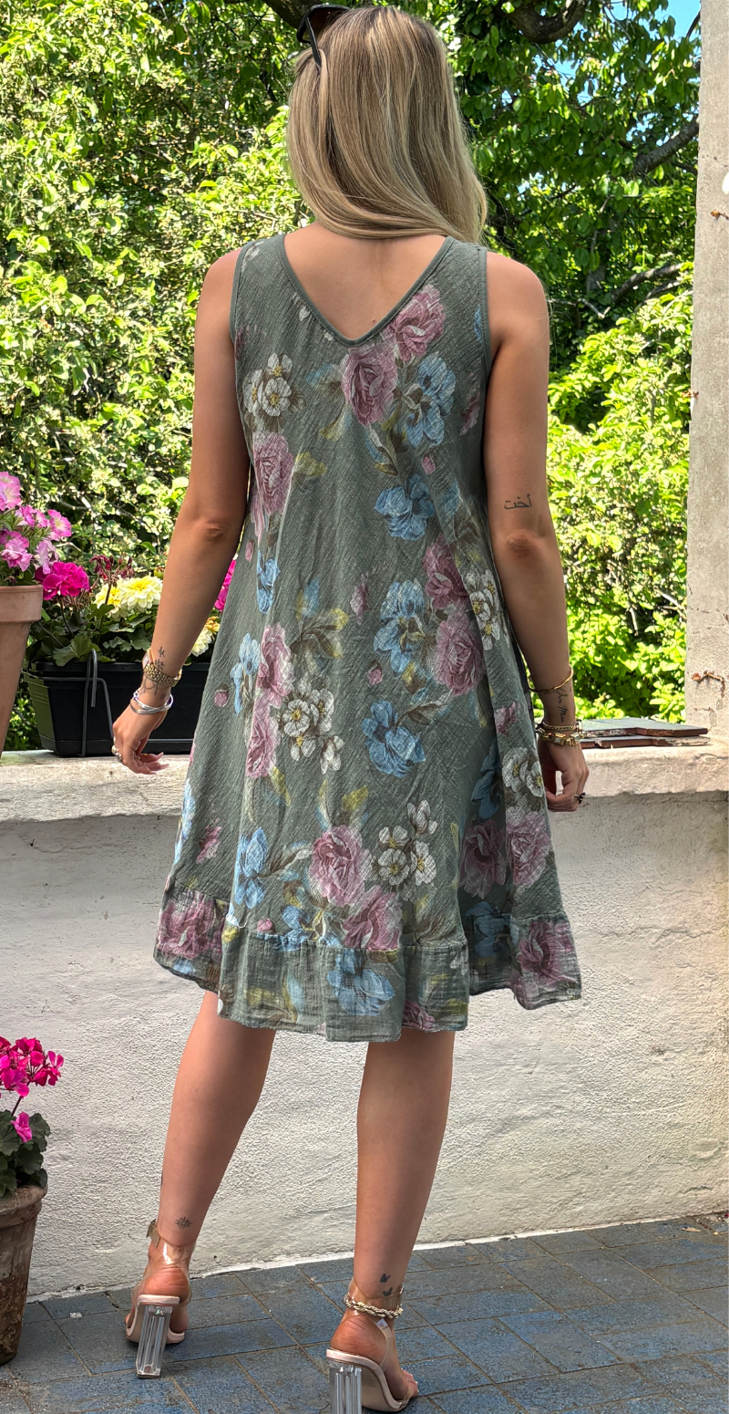 Iben kjole med blomsterprint og peplum khaki LikeLondon