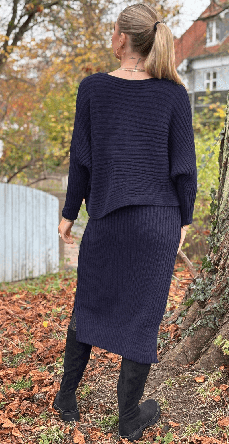 Forudbestil uge 47 Nala sæt med kjole og strik navy LikeLondon