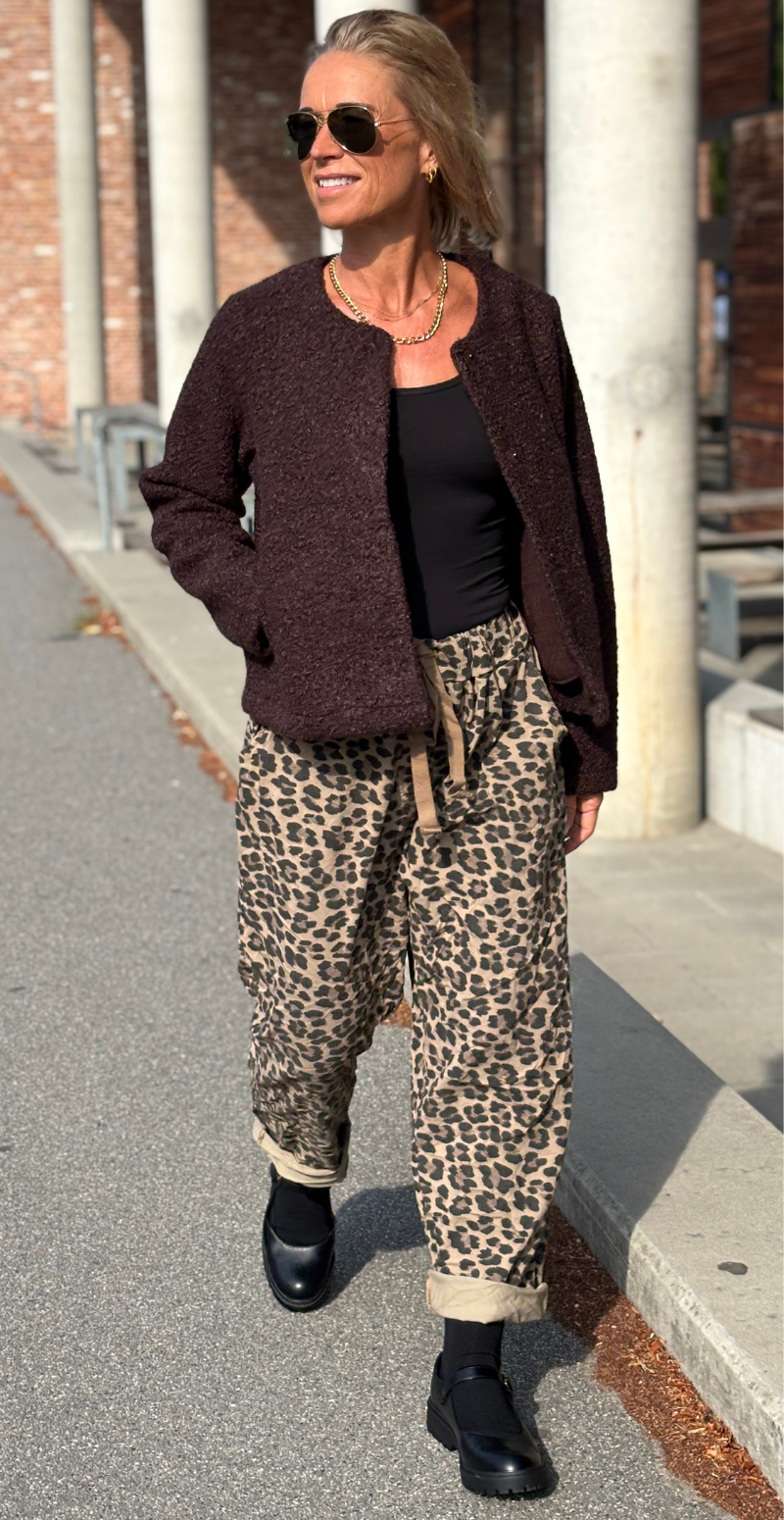 Grith jakke i teddy-look brun LikeLondon