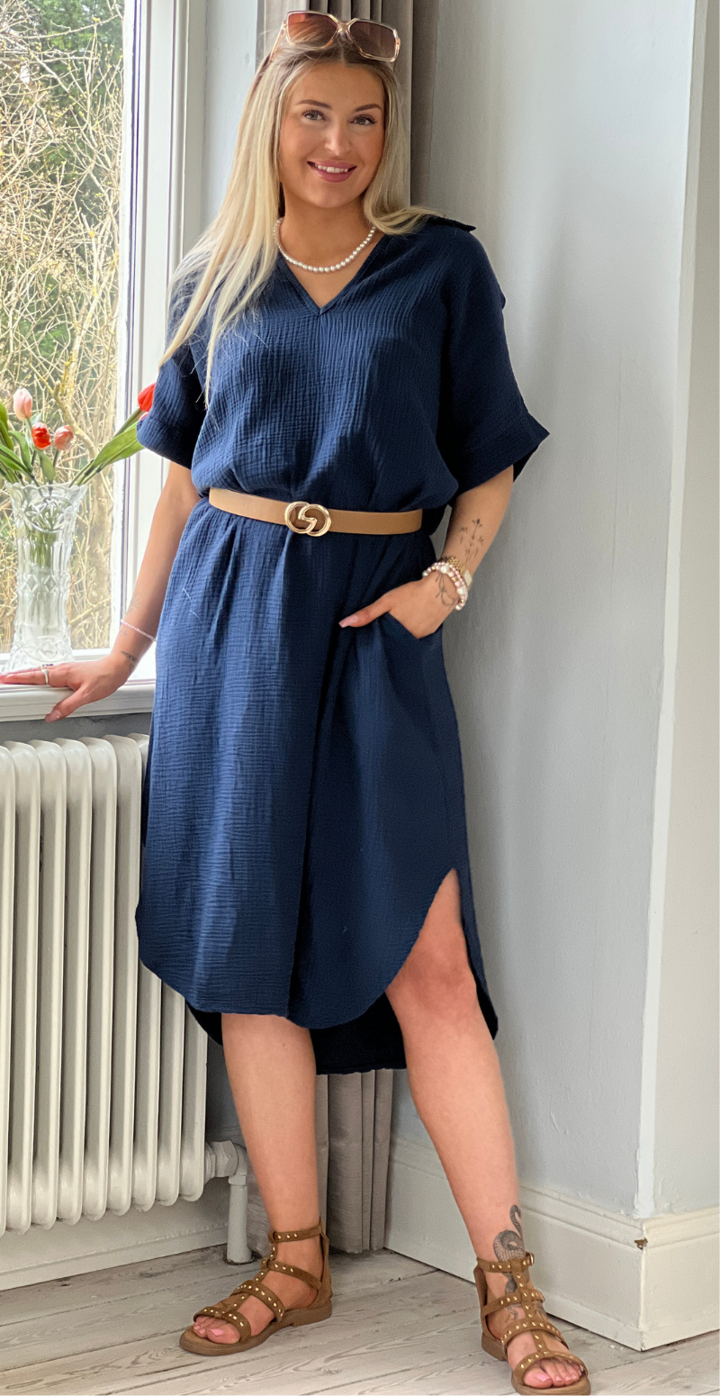 Dagmar kjole i musselin navy LikeLondon