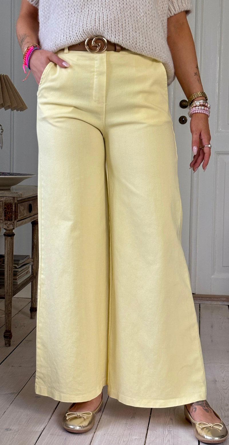 Maggie denimbukser med brede ben gul LikeLondon