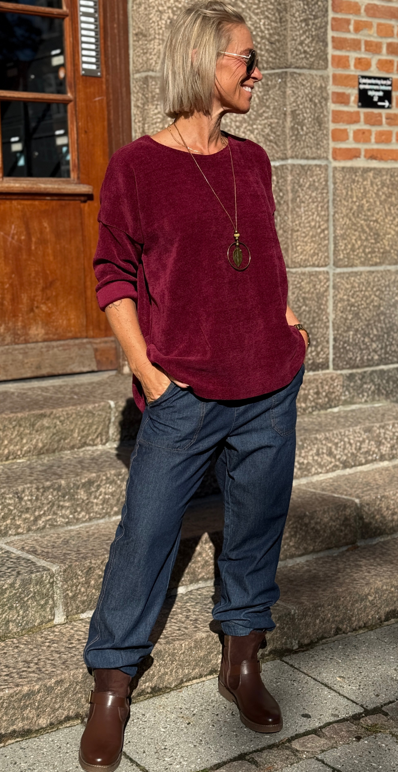 Maren bluse i velour og halskæde wine LikeLondon