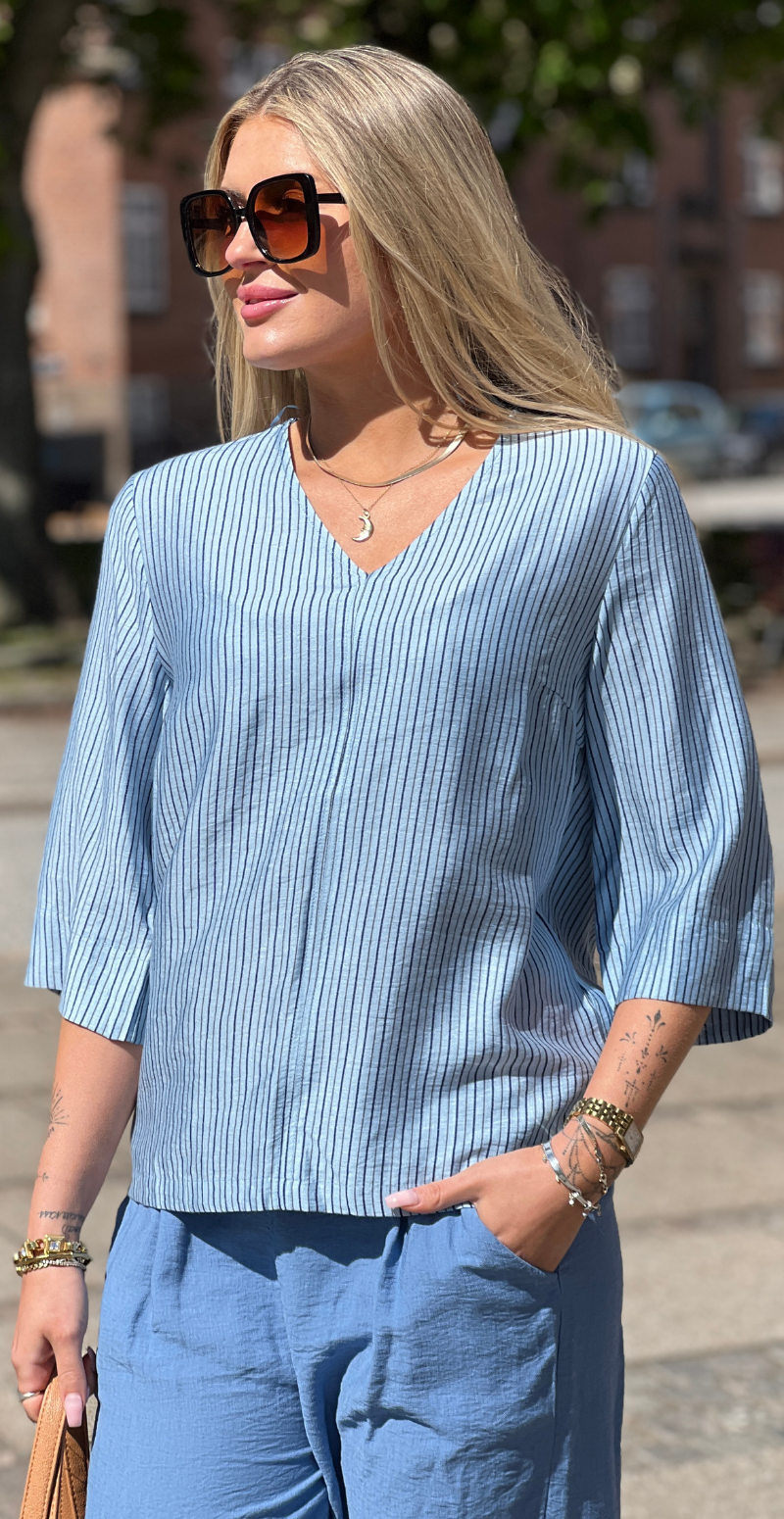Fie bluse med v-hals og striber eclipse mix B.young