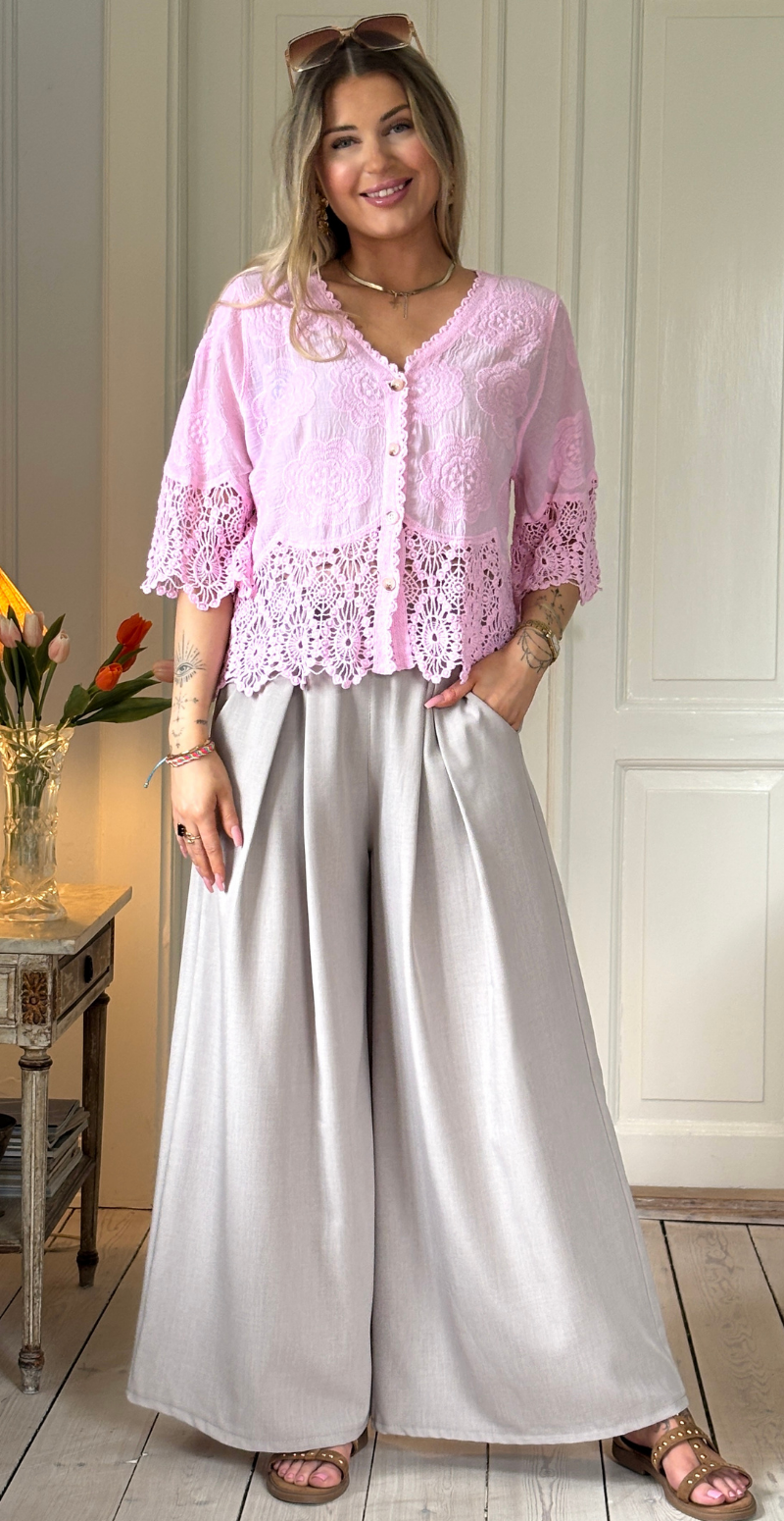 Silvia cardigan med 3/4 ærmer og hæklede kanter rosa LikeLondon