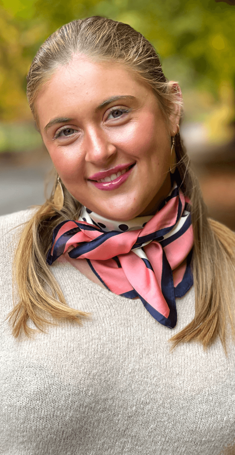 Silketørklæde med prikker koral LikeLondon