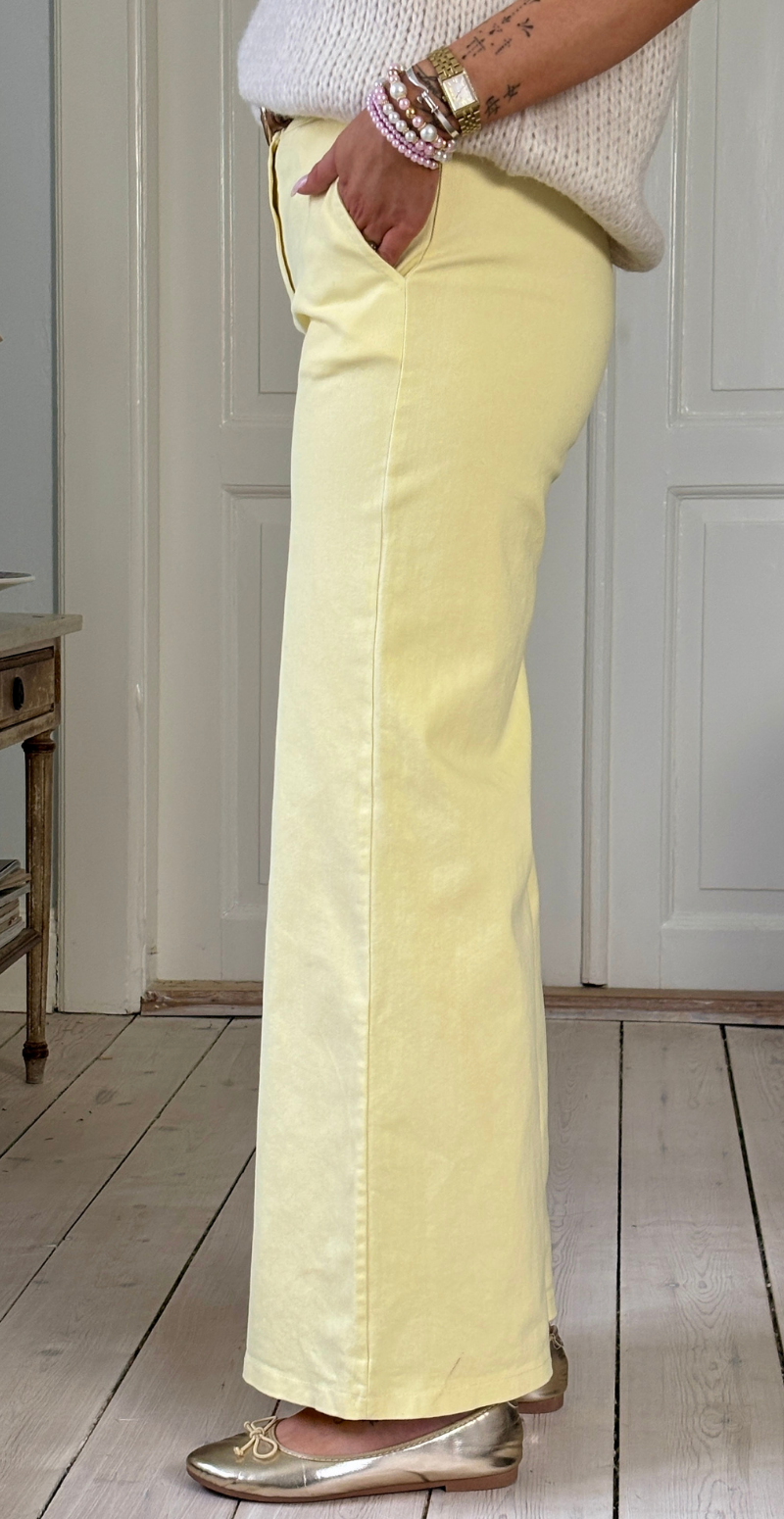 Maggie denimbukser med brede ben gul LikeLondon