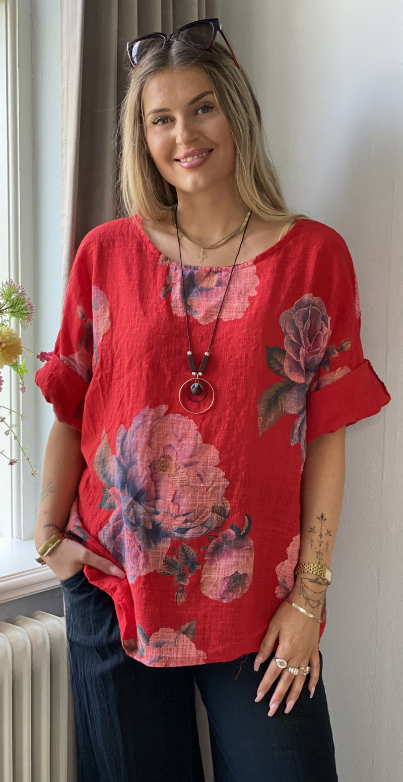 Feodora blomstret bluse med vidde og halskæde rød LikeLondon