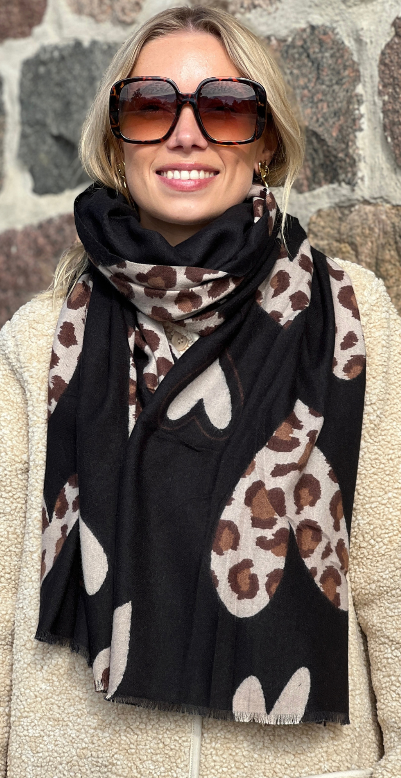 Tørklæde med leopardprint og hjerter sort LikeLondon